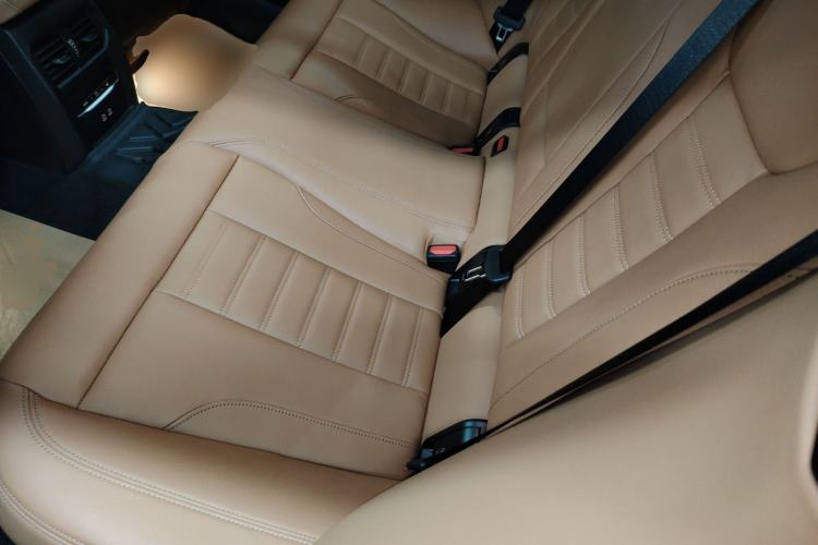 Used BMW i4 2023 M50 Interior 4