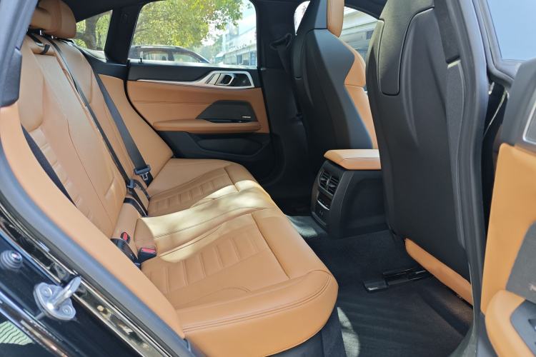 Used BMW i4 2023 M50 Interior 4