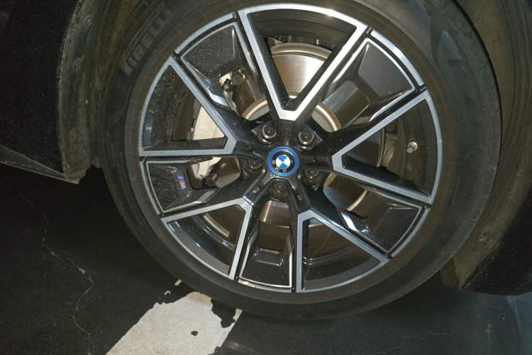 Used BMW i4 2023 eDrive40 Right Front Wheel Hub
