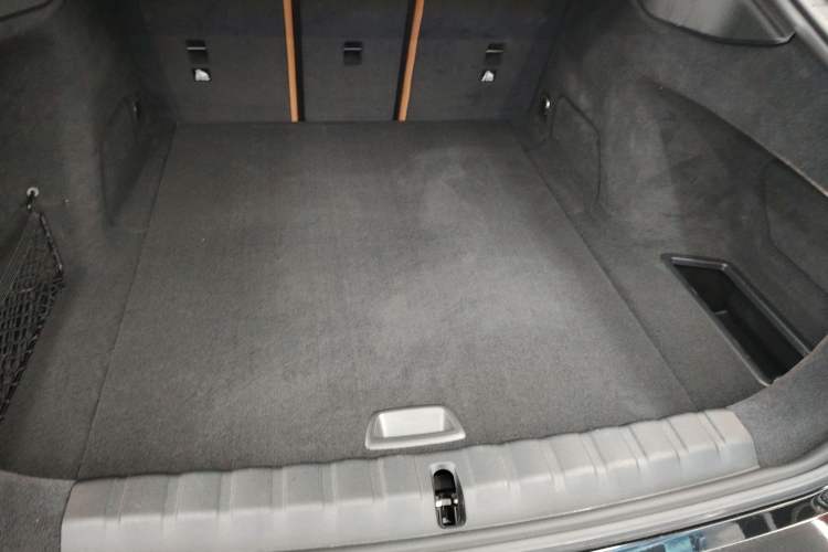 Used BMW i4 2023 M50 Trunk