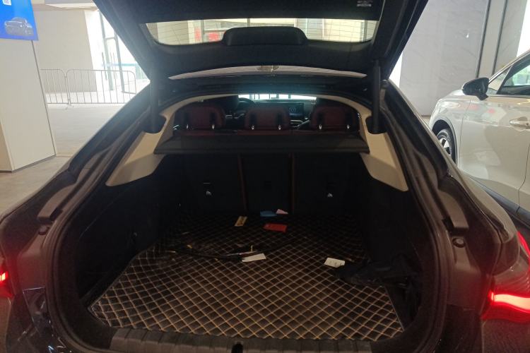 Used BMW i4 2023 eDrive35 Trunk