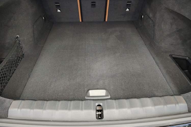 Used BMW i4 2023 M50 Trunk