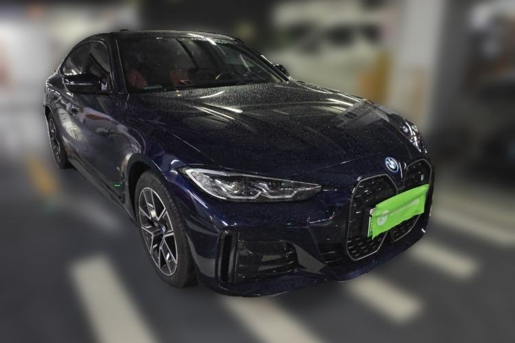 Used BMW i4 2023 eDrive40 Front Right 45 Deg