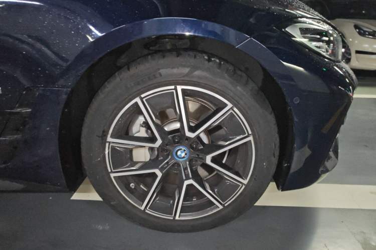 Used BMW i4 2023 eDrive40 Right Front Wheel Hub