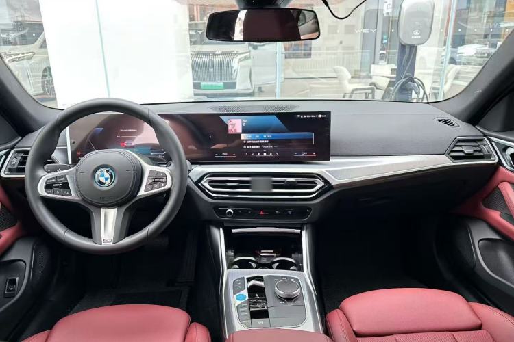 Used BMW i4 2023 eDrive40 Center Console