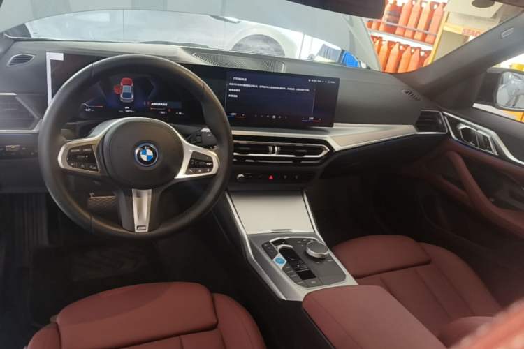 Used BMW i4 2023 eDrive40 Center Console