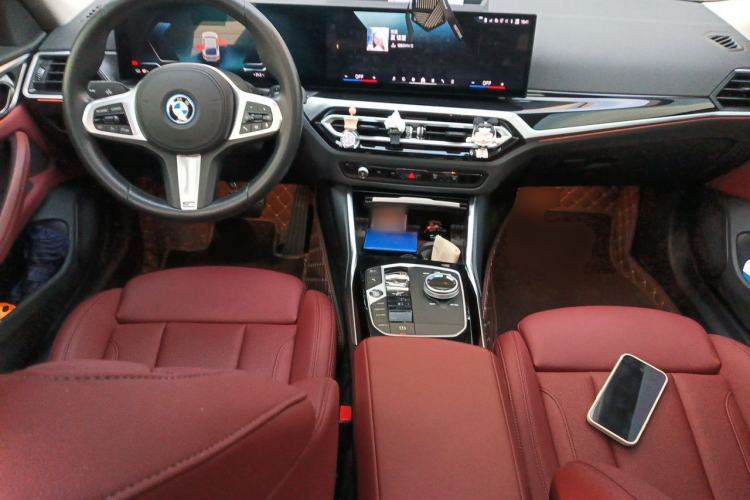 Used BMW i4 2023 eDrive35 Center Console
