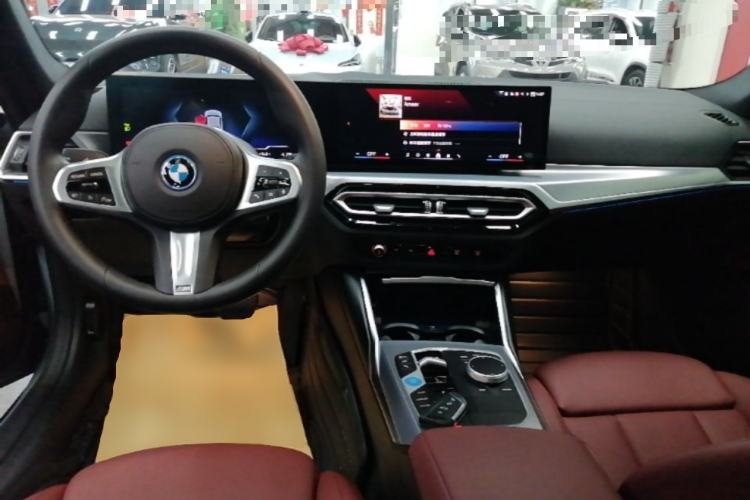 Used BMW i4 2023 eDrive40 Center Console