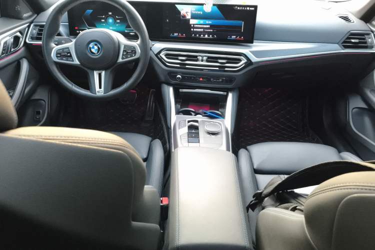 Used BMW i4 2023 M50 Center Console