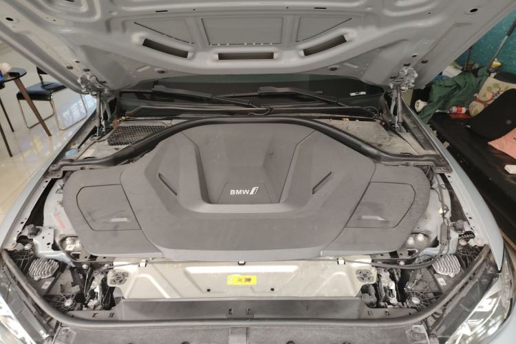Used BMW i4 2023 eDrive35 Engine Bay