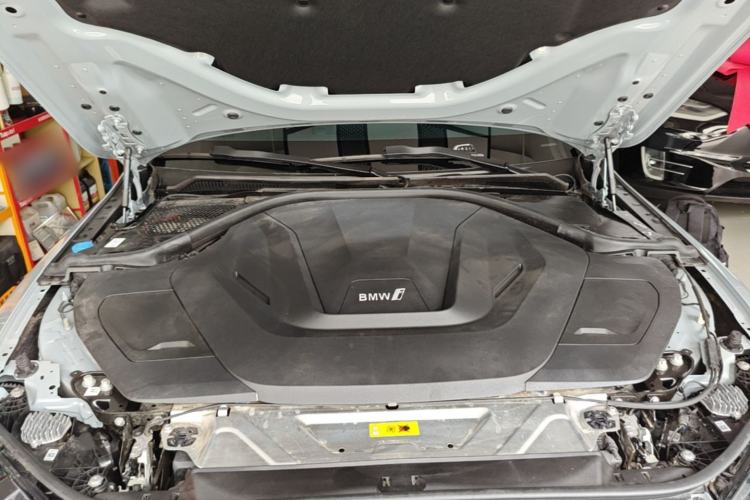 Used BMW i4 2023 eDrive40 Engine Bay