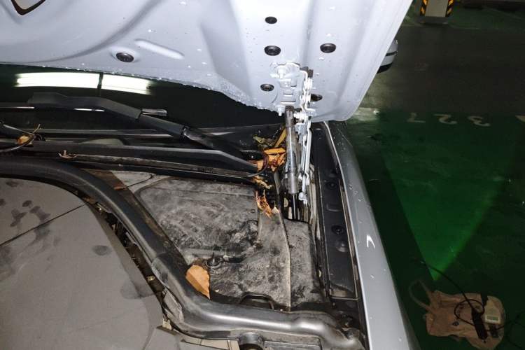 Used BMW i4 2023 eDrive35 Engine Bay Left