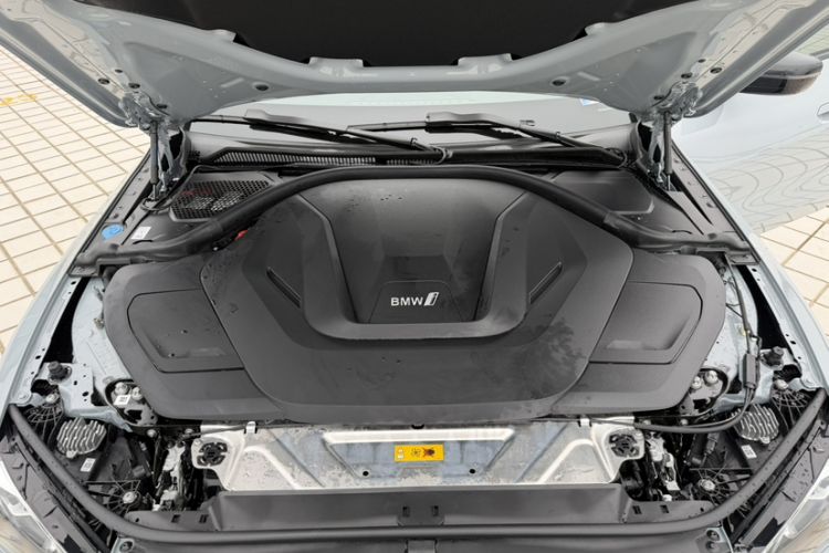 Used BMW i4 2023 eDrive40 Engine Bay