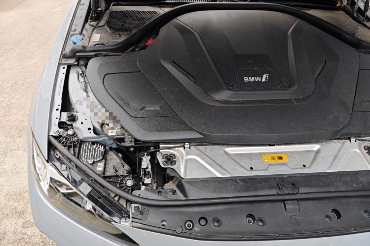 Used BMW i4 2023 eDrive35 Engine Bay Right