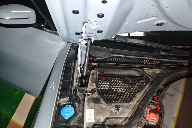 Used BMW i4 2023 eDrive35 Engine Bay Right
