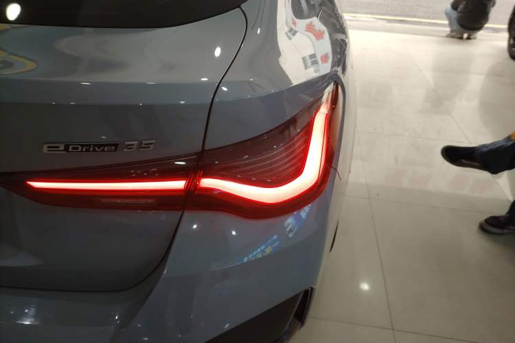 Used BMW i4 2023 eDrive35 Exterior 3