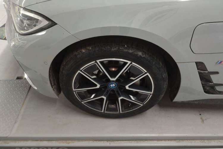 Used BMW i4 2023 eDrive35 Exterior 4