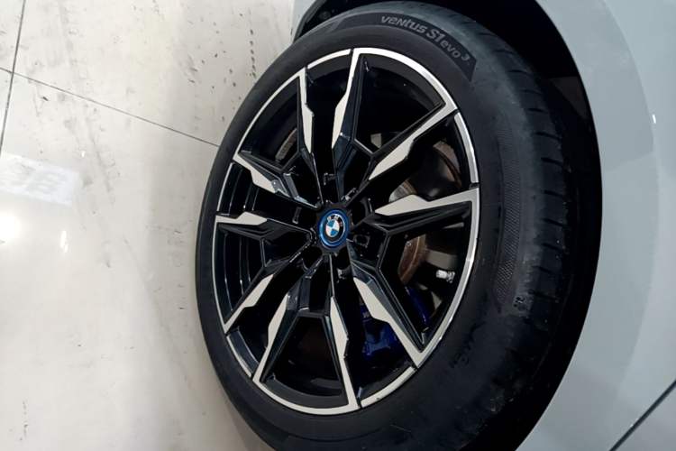 Used BMW i4 2023 M50 Exterior 5