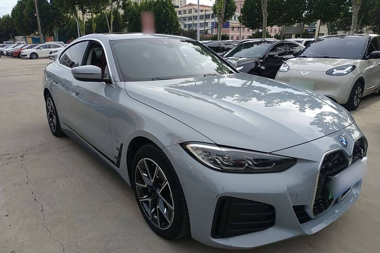 Used BMW i4 2023 eDrive35 Front Right 45 Deg