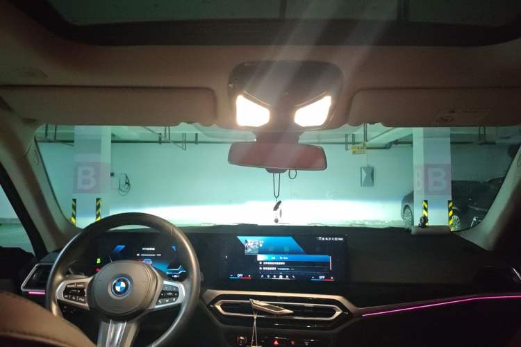 Used BMW i4 2023 eDrive35 Headliner