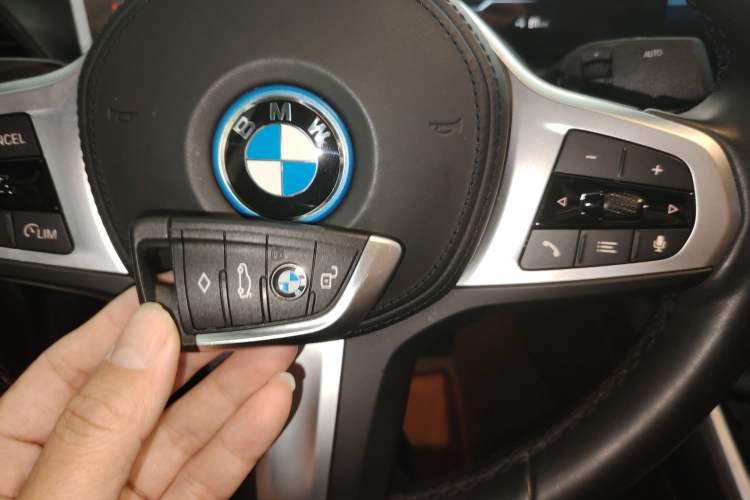 Used BMW i4 2023 eDrive35 Interior 1
