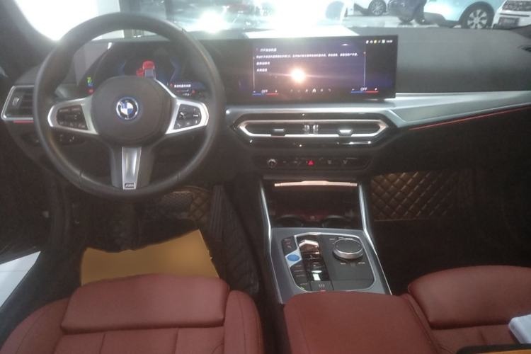 Used BMW i4 2023 eDrive40 Interior 2