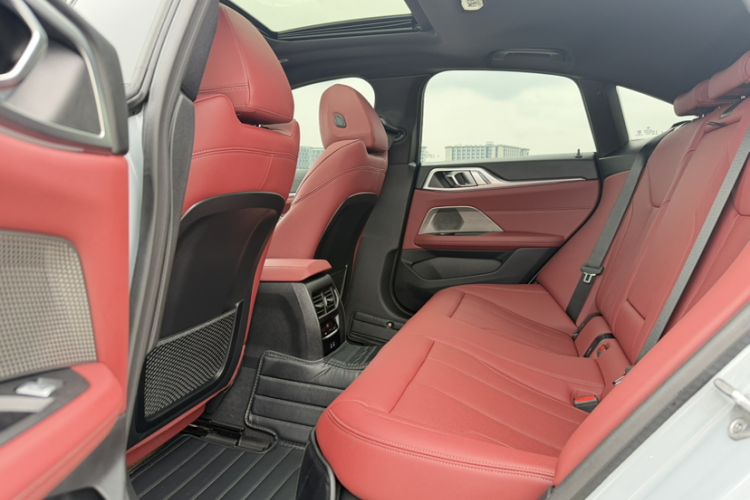 Used BMW i4 2023 eDrive40 Interior 2