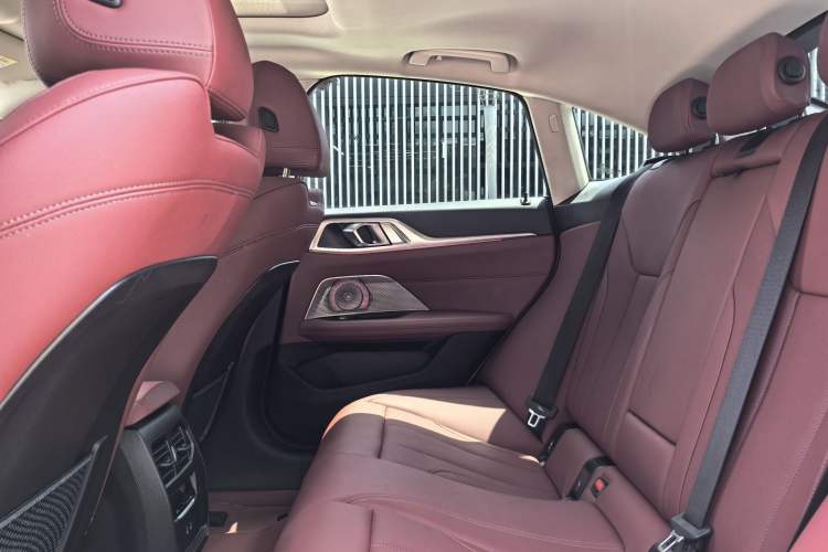 Used BMW i4 2023 eDrive35 Interior 2