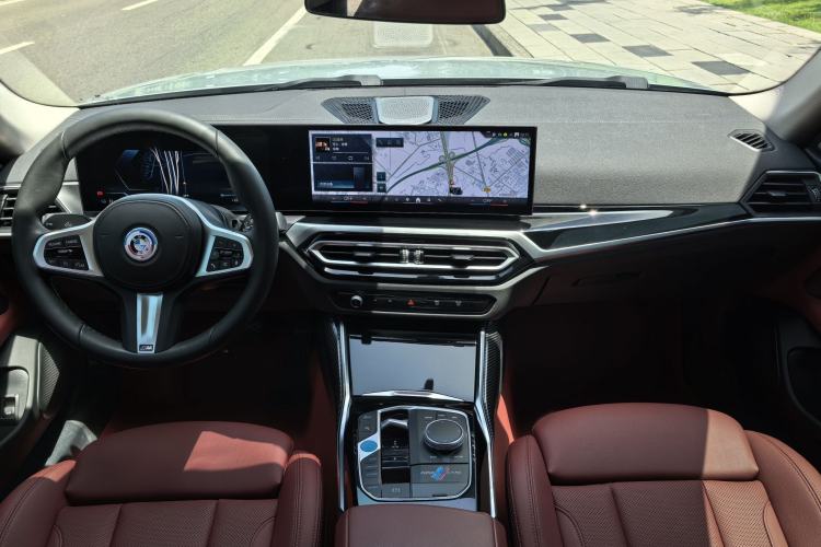 Used BMW i4 2023 eDrive35 Interior 3