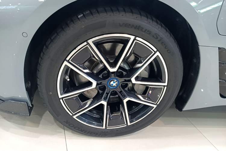 Used BMW i4 2023 eDrive35 Left Front Wheel Hub