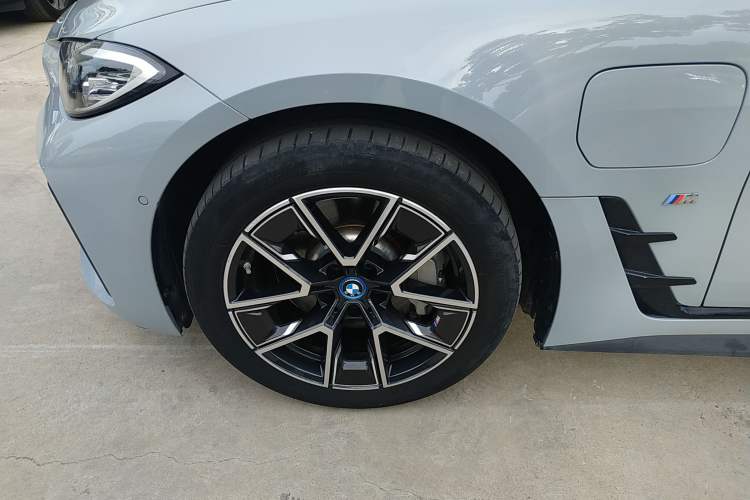 Used BMW i4 2023 eDrive35 Left Front Wheel Hub