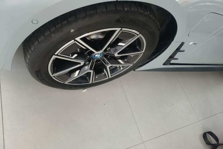Used BMW i4 2023 eDrive40 Left Front Wheel Hub