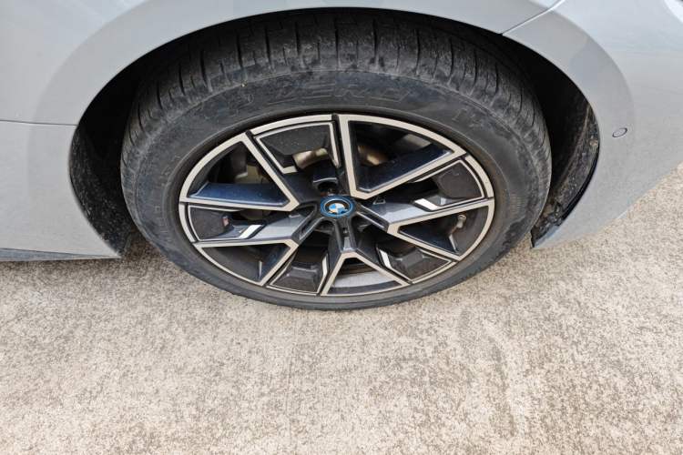 Used BMW i4 2023 eDrive35 Right Front Wheel Hub