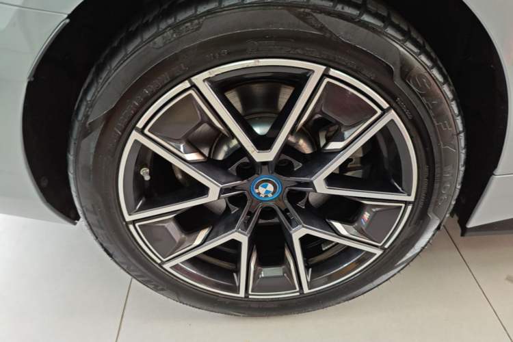 Used BMW i4 2023 eDrive40 Right Rear Wheel Hub