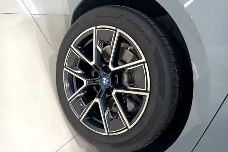 Used BMW i4 2023 eDrive35 Right Rear Wheel Hub