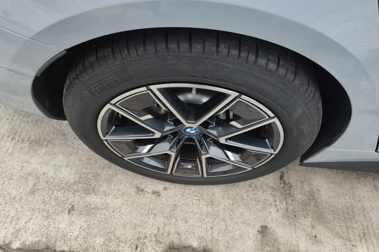Used BMW i4 2023 eDrive35 Right Rear Wheel Hub