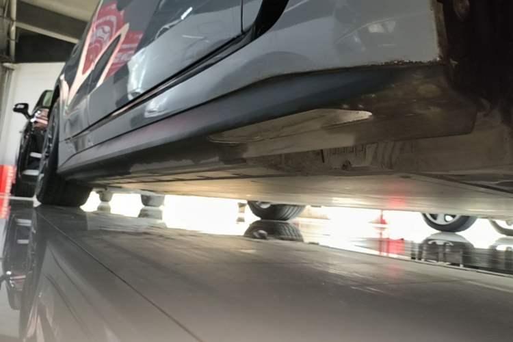 Used BMW i4 2023 eDrive40 Right Side Sill