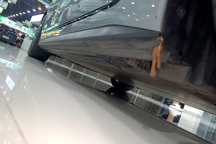 Used BMW i4 2023 eDrive35 Right Side Sill