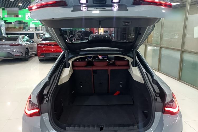 Used BMW i4 2023 eDrive35 Trunk
