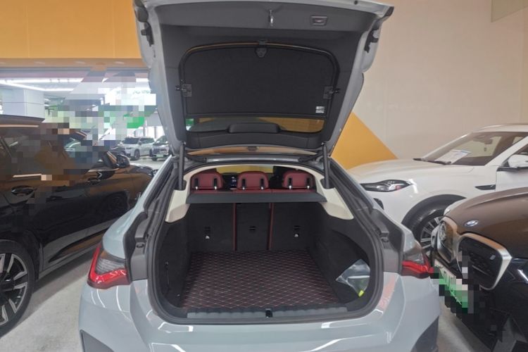 Used BMW i4 2023 eDrive35 Trunk