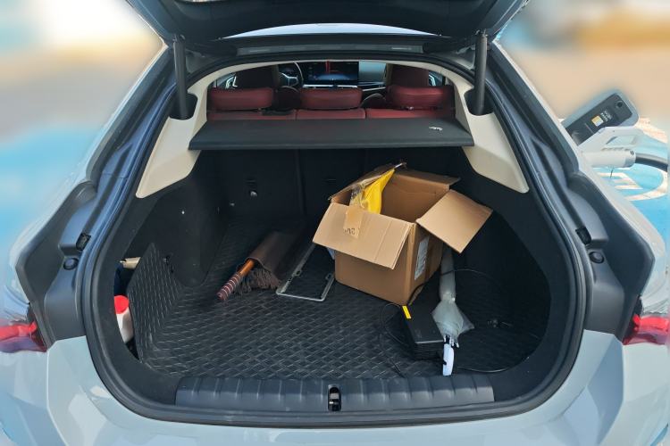 Used BMW i4 2023 eDrive35 Trunk