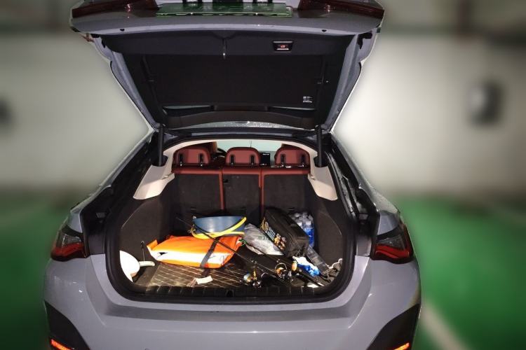 Used BMW i4 2023 eDrive35 Trunk