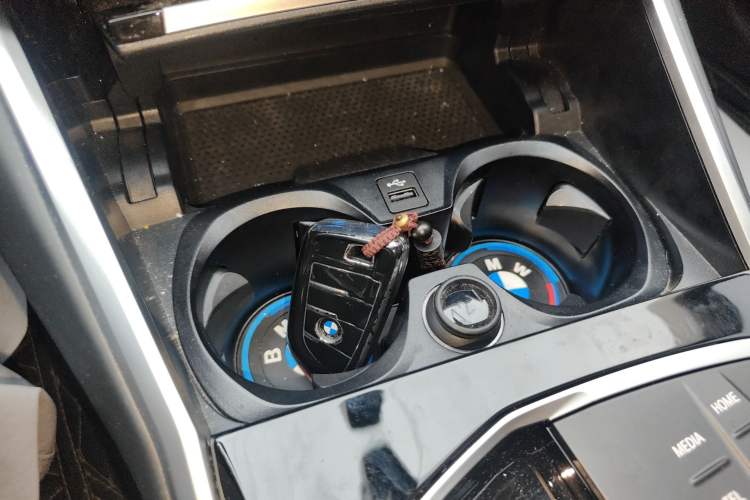 Used BMW i4 2023 eDrive35 Vehicle Key