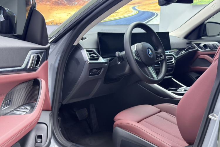 Used BMW i4 2023 eDrive35 Interior 8