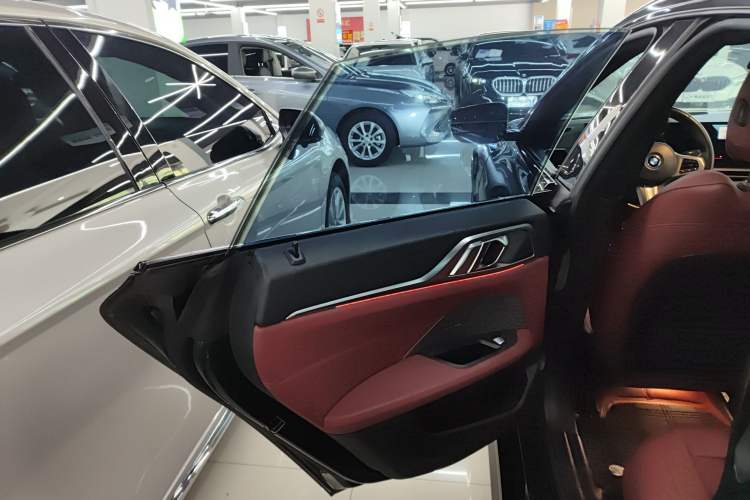 Used BMW i4 2023 eDrive40 Interior 8