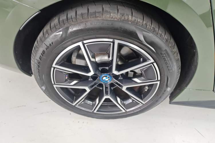 Used BMW i4 2023 eDrive35 Right Rear Wheel Hub