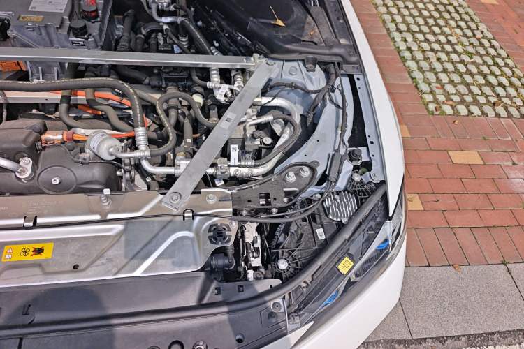Used BMW i4 2023 M50 Engine Bay Left