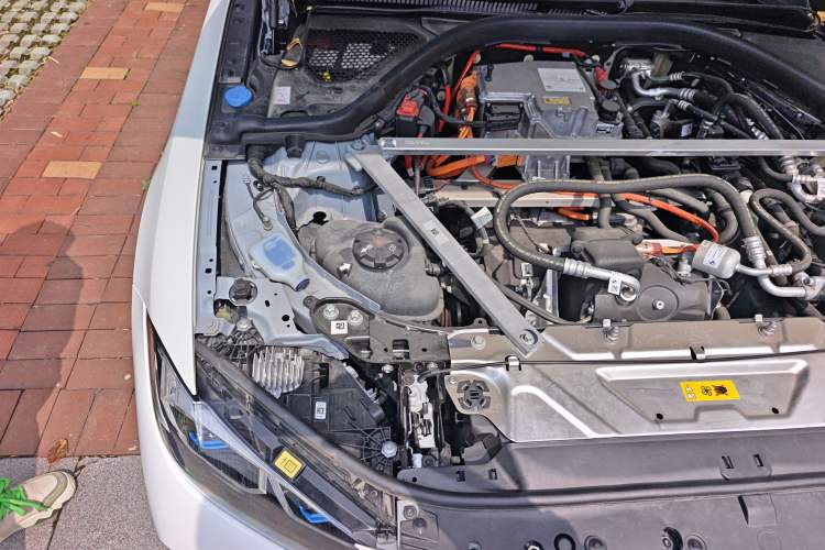 Used BMW i4 2023 M50 Engine Bay Right