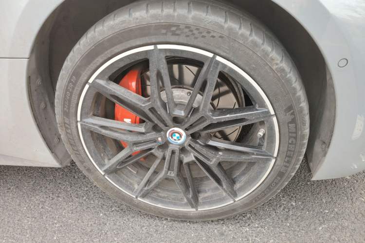 Used BMW i4 2023 eDrive35 Right Front Wheel Hub