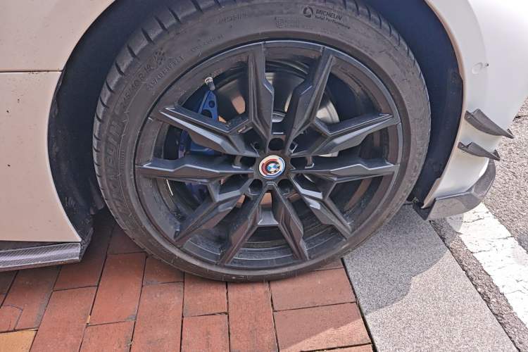 Used BMW i4 2023 M50 Right Front Wheel Hub